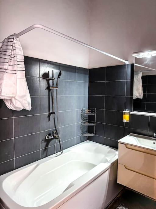 דירות טימישוארה Cozy & Charming Apt. Downtown מראה חיצוני תמונה
